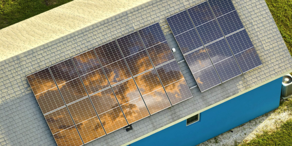 impianto fotovoltaico in autunno